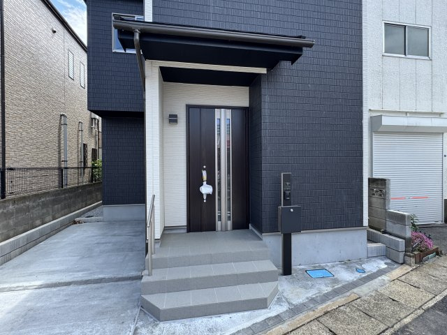 柏市若葉町新築戸建【柏第三小学校：2分】のエントランス|エントランス・玄関ポーチ