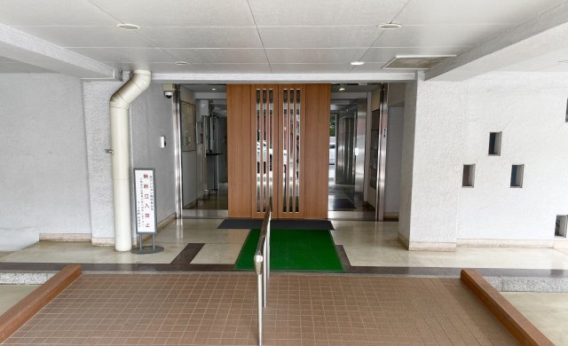 コープ高輪のエントランス