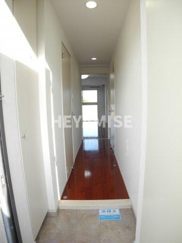 ティーズ・ヴィラの玄関|同間取りの別号室の写真です。