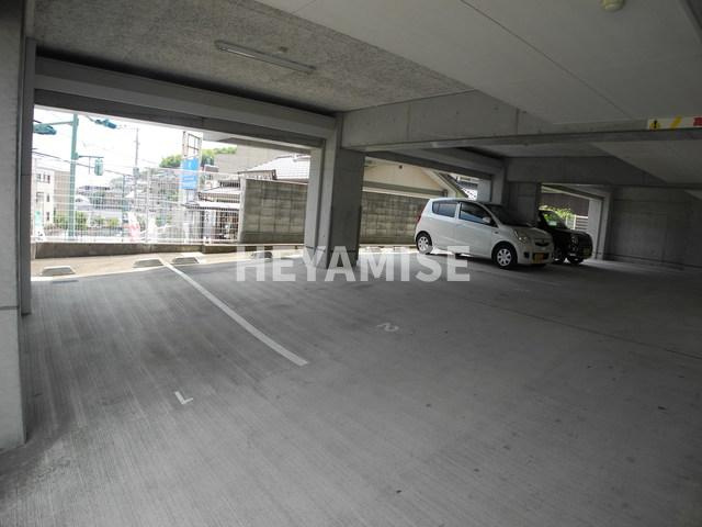 ティーズ・ヴィラの駐車場