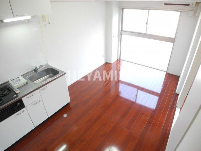 ティーズ・ヴィラの居間・リビング|同間取りの別号室の写真です。