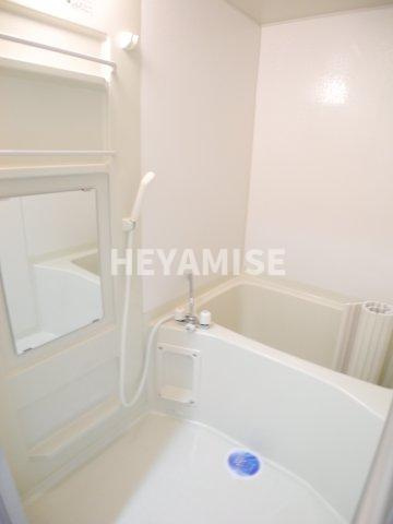 ティーズ・ヴィラの浴室|同間取りの別号室の写真です。