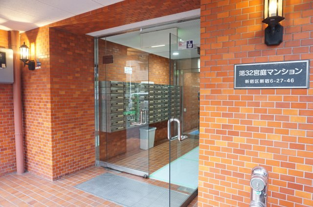 第32宮庭マンションのエントランス
