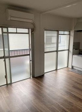 ◆室内リフォーム歴有り◆名瀬町 中古マンション 660万円の居間・リビング