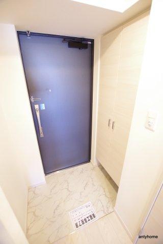 S-RESIDENCE江坂Alegria 仲介手数料無料の玄関