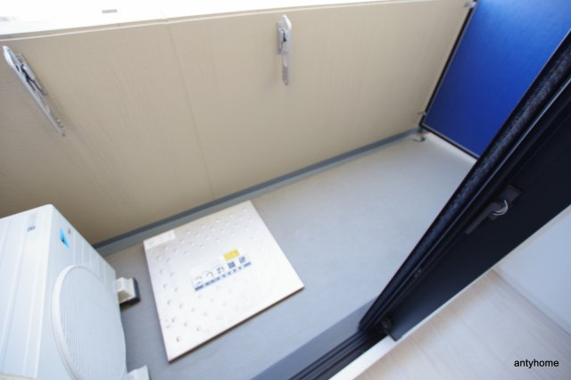 S-RESIDENCE江坂Alegria 仲介手数料無料のバルコニー