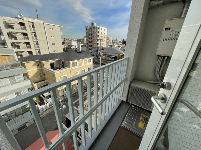 レグルス甲南山手のバルコニー