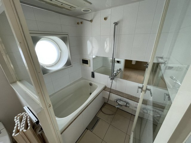 レグルス甲南山手の浴室