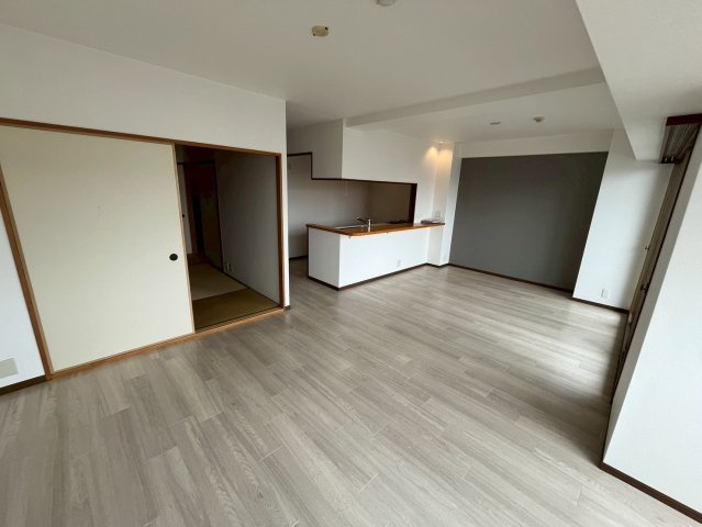 ラモール芦屋の居間・リビング