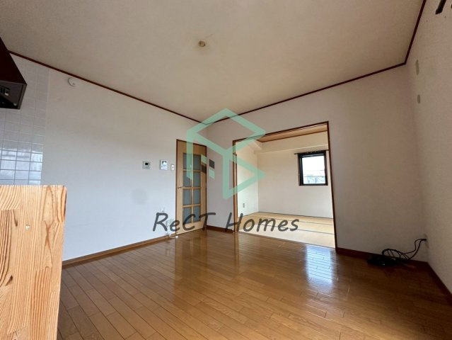 イーストアベニューの居間・リビング