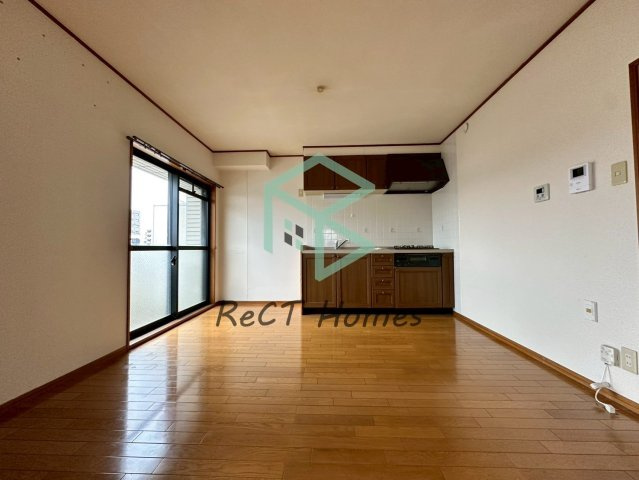 イーストアベニューの居間・リビング