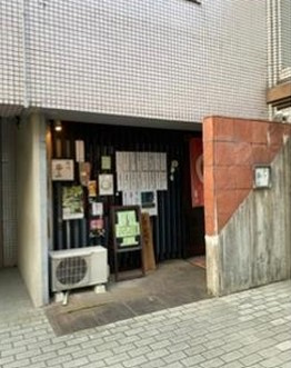高槻市芥川町１丁目の店舗事務所のエントランス
