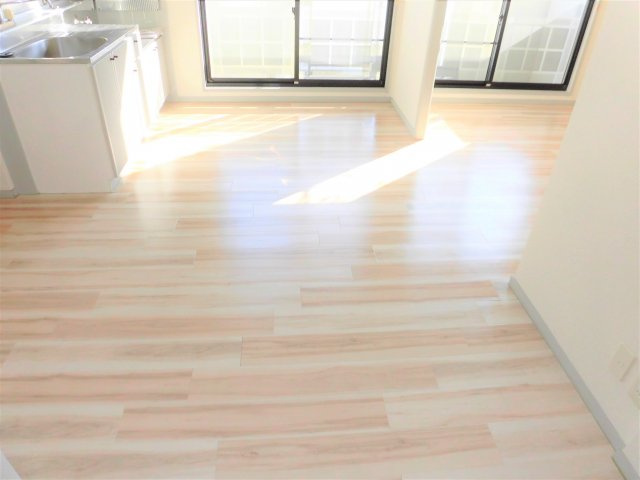 サンビレッジ築捨の居間・リビング|イメージ写真