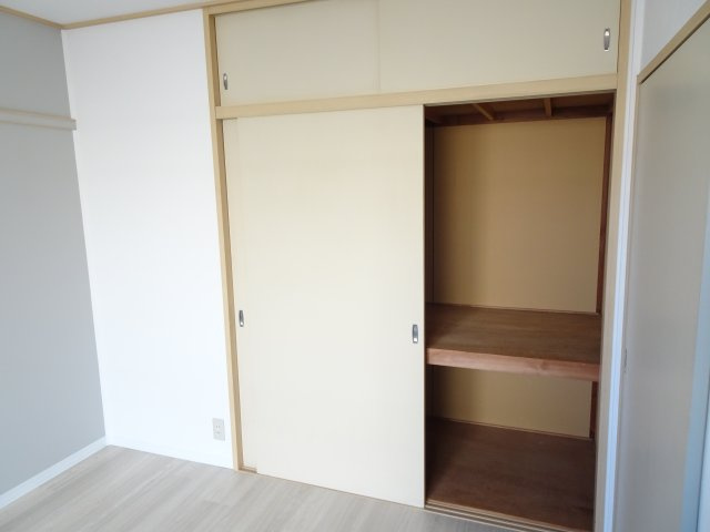 サンビレッジ築捨の収納