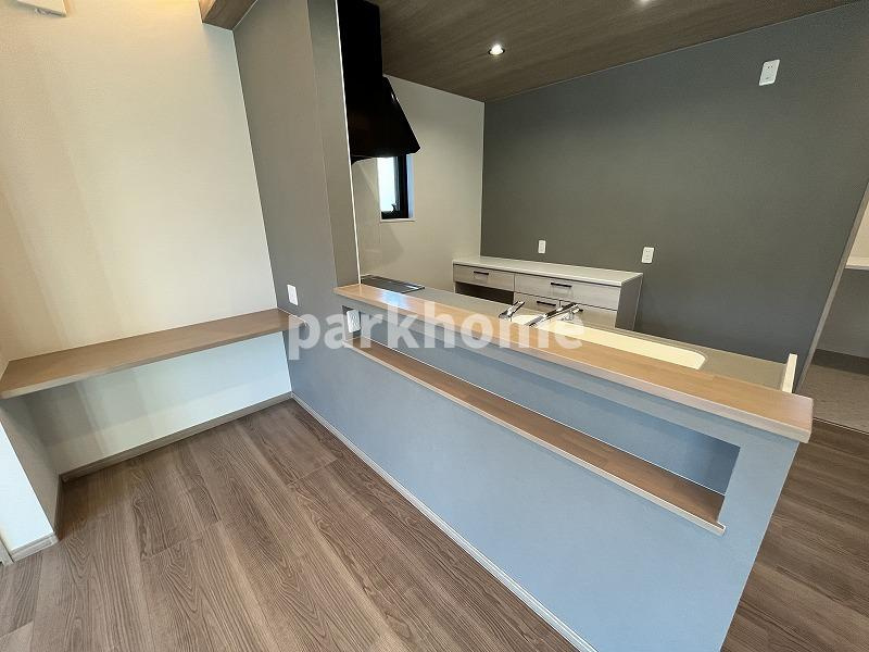 吾川郡いの町枝川　新築戸建ての居間・リビング