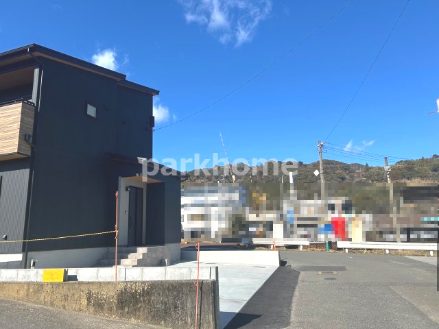 吾川郡いの町枝川　新築戸建ての前面道路含む現地写真