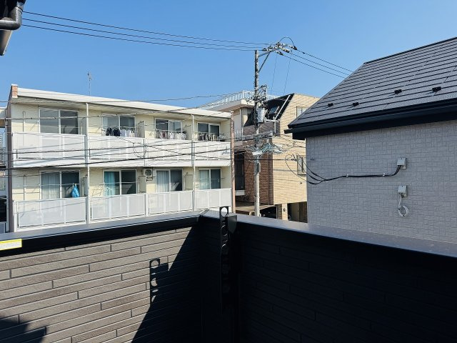 八王子市　台町　新築一戸建て　２４ー２期のバルコニー|～陽当たりの良いバルコニー　洗濯物がよく乾きそうです～