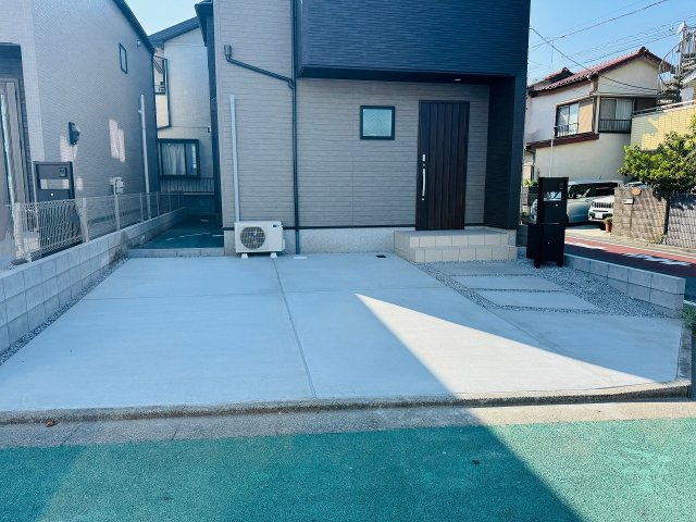 八王子市　台町　新築一戸建て　２４ー２期の駐車場|～並列2台駐車可能カースペース付き～