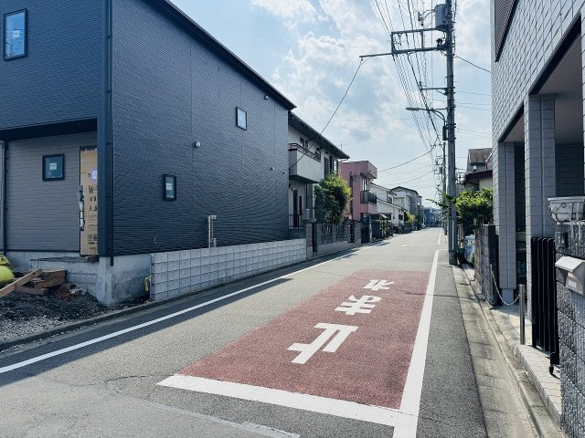八王子市　台町　新築一戸建て　２４ー２期の前面道路含む現地写真|～東7.5ｍ・北6ｍ道路に面しています～