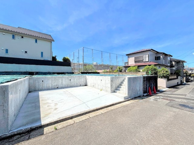 戸塚区柏尾町　建築条件なし売地のその他|◆ゆったりとした駐車スペースを確保いたしましたので、お車2台駐車できます。自転車やバイクなど、ゆとりのある敷地で置き場所に困ることはないでしょう。