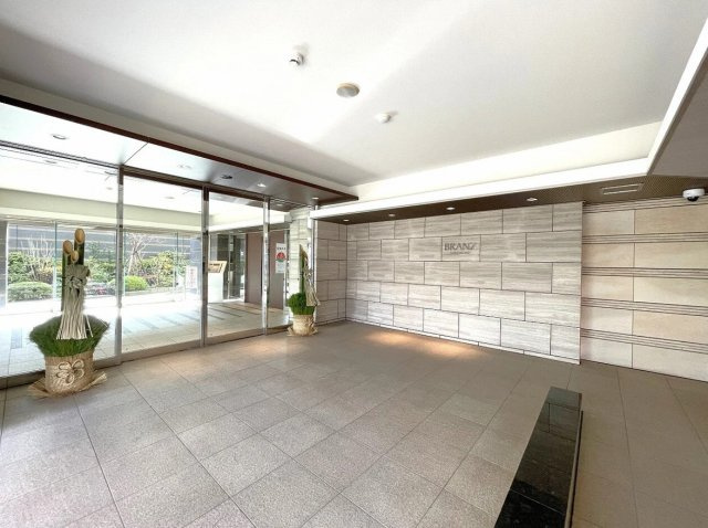 ブランズ東雲のエントランス