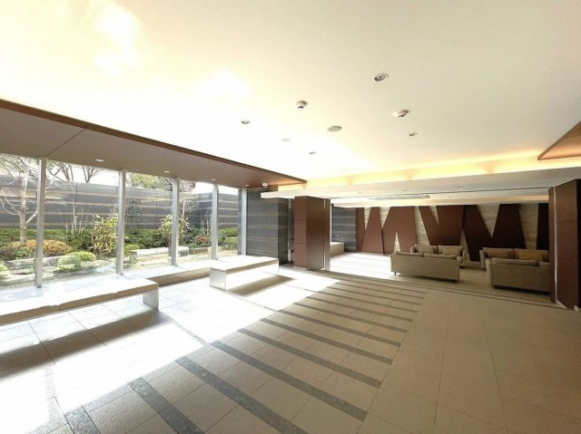 ブランズ東雲のエントランス