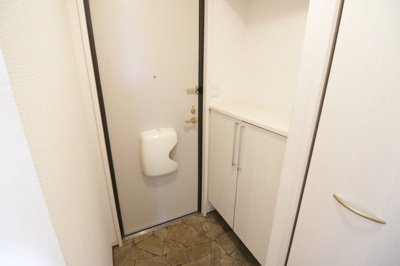 【玄関】 | ロイヤルガーデン砺波Ⅱ　Ｂ