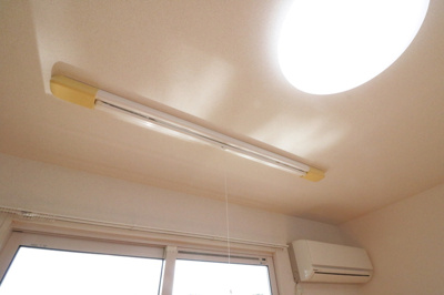 【寝室】 | ロイヤルガーデン砺波Ⅱ　Ｂ