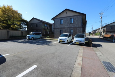 【駐車場】 | ロイヤルガーデン砺波Ⅱ　Ｂ