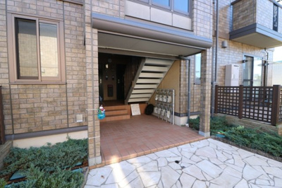 【エントランス】 | ロイヤルガーデン砺波Ⅱ　Ｂ