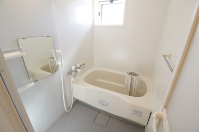 【浴室】 | ロイヤルガーデン砺波Ⅱ　Ｂ