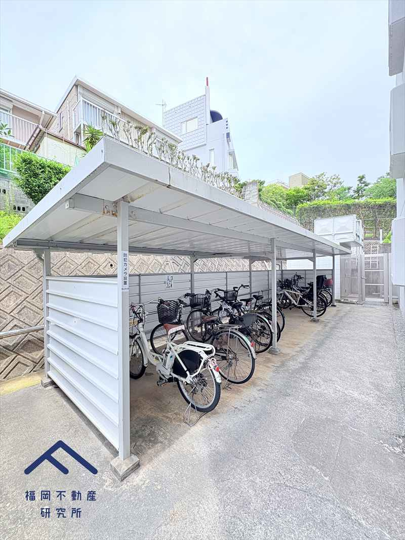 トーカンマンション笹丘の駐車場