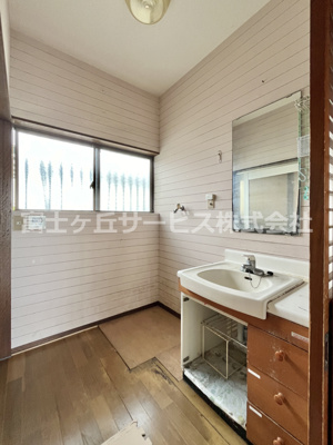 【脱衣所】 | 磐田市海老島　平屋中古住宅 | 洗面脱衣室です