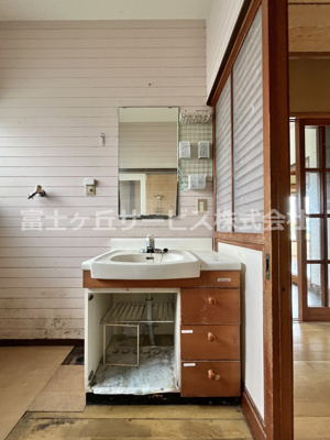 【独立洗面台】 | 磐田市海老島　平屋中古住宅 | 使いやすい独立洗面台です