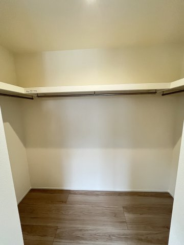 【収納】 | 福岡市早良区野芥6丁目BH　1号地（全1棟）【仲介手数料無料・0円】 | 現地写真。ウォークインクローゼットです。