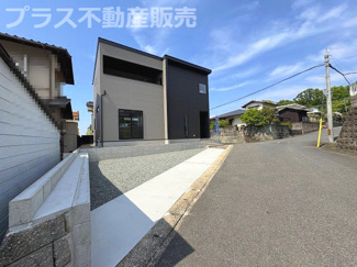 【外観】 | 現地写真。同じ物件を見るなら、プラス不動産販売にお任せ下さい。