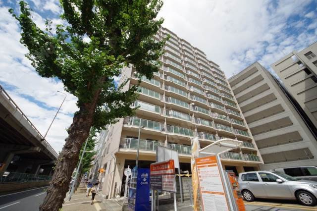 ルネ江坂の外観