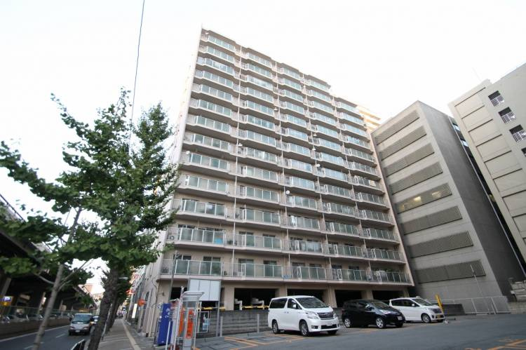 ルネ江坂の外観