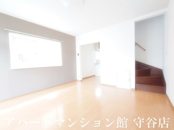 ハイネスハイムBの居間・リビング