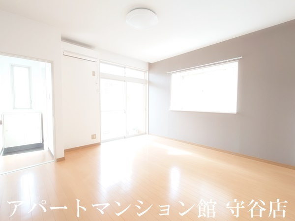 ハイネスハイムBの居間・リビング