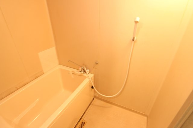 【浴室】 | 第1コーポおがた | 別部屋の写真です