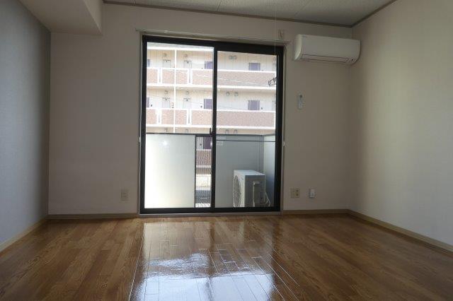 フローレ水江の居間・リビング|洋室