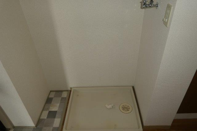 フローレ水江のその他|洗濯機置き場