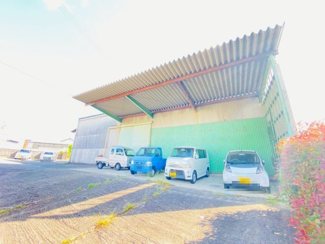 岡町貸倉庫の外観
