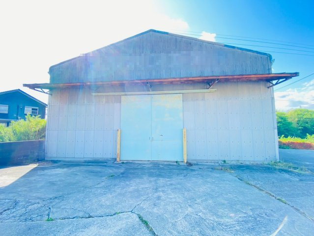 岡町貸倉庫の外観