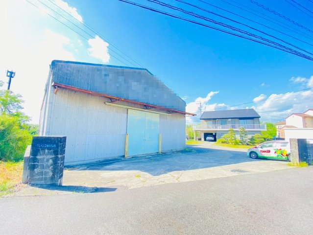 岡町貸倉庫の外観