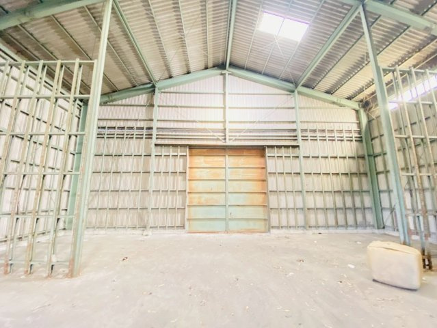 岡町貸倉庫の内装