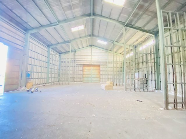 岡町貸倉庫の内装