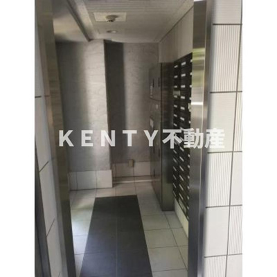 【エントランス】 | ｙ＆ｅｌｆ | 建物の内部です