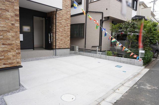 草加市北谷3丁目 新築分譲住宅の駐車場